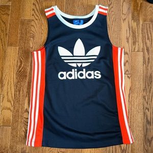 Like New- Women’s Adidas sportswear jersey - small